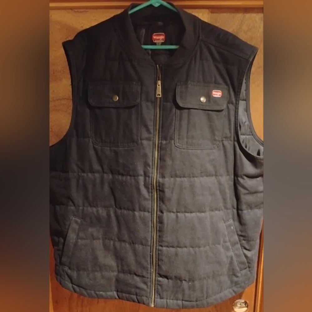 MEN'S BIG & TALL 3XL (54-56)  WRANGLER WORKWEAR VEST! NEW W/O TAGS, NEVER WORN!